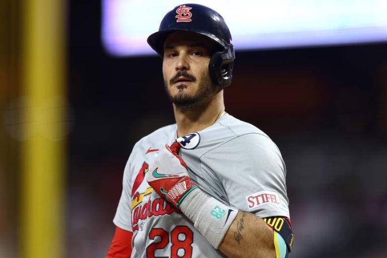 Medias Rojas y Cardenales estarían en conversaciones por Nolan Arenado