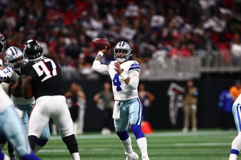 ¡Doble pérdida! Dak Prescott se lesiona en derrota de Cowboys