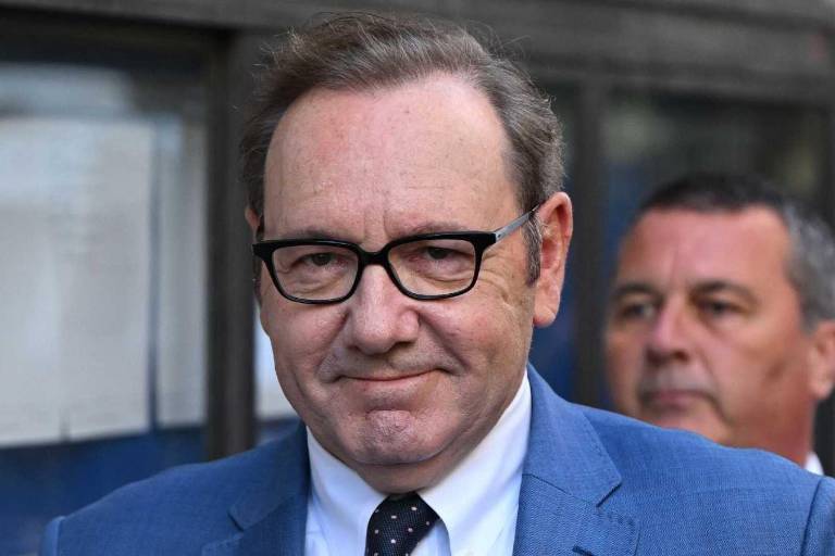 Regresa Kevin Spacey al cine tras ser absuelto de acusaciones por acoso