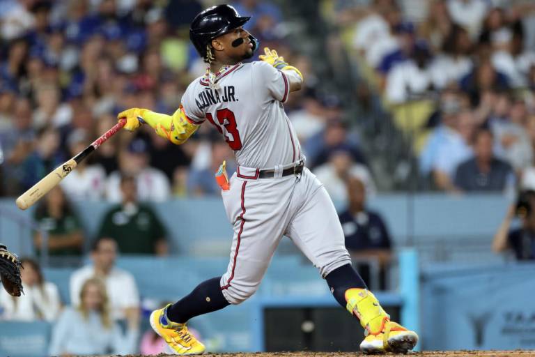 ¡El primero en la historia! Acuña logra el 30-60 con un grand slam