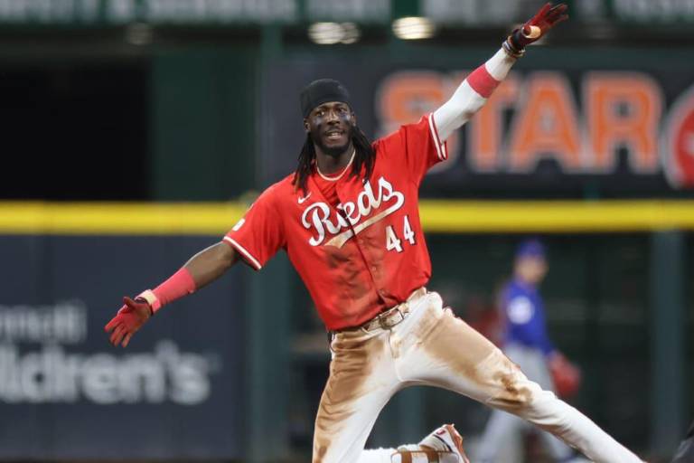 Rojos hilan cuarto triunfo y se acercan a un juego del Comodín