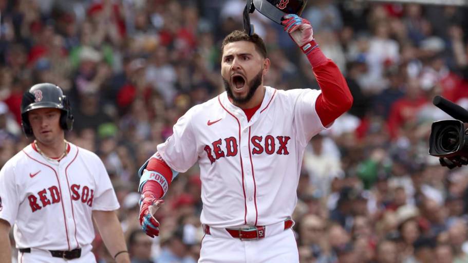 Medias Rojas truenan ante Cardenales en el juego inaugural en Boston