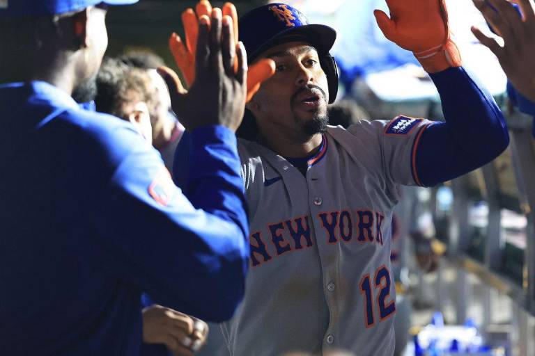 Histórico jonrón de Lindor y curiosa jugada guían a Mets a mantener ventaja en el Comodín
