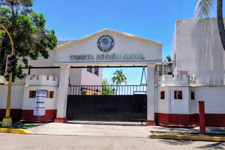 Marina activa centro de acopio en Mazatlán para afectados por huracán Erick