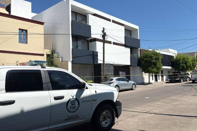 Catean domicilio donde fue abandonada una camioneta tras asesinato de dos tránsitos en Culiacán