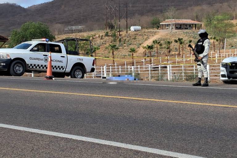 Localizan a hombre sin vida en la carretera México 15, al norte de Culiacán