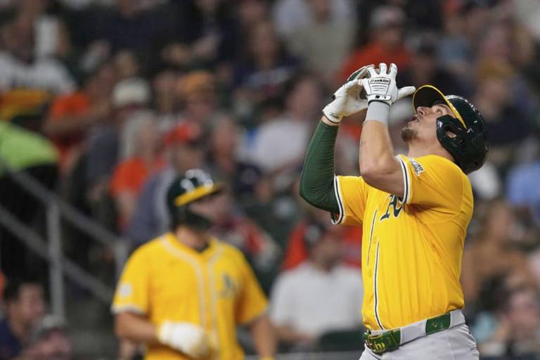 Luis Urías conecta su octavo jonrón y consolida su rol clave en Atléticos