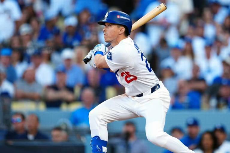Dodgers a un paso de la Serie Mundial tras vencer a Cerveceros