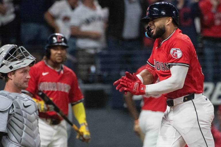 George Valera impulsa a Guardianes a ventaja de un juego sobre Tigres en la Central de la Liga Americana