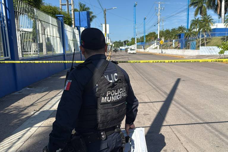 Matan a policía municipal frente a la prepa Zapata en Culiacán