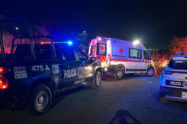 Asesinan dos hombres a balazos frente al panteón municipal de Guamúchil