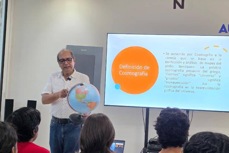 Acerca Álvaro Hernández el universo a la comunidad