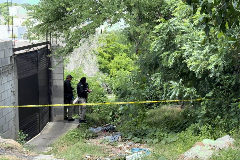 Hallan a un hombre y una mujer asesinados en la colonia Buena Vista, en Culiacán
