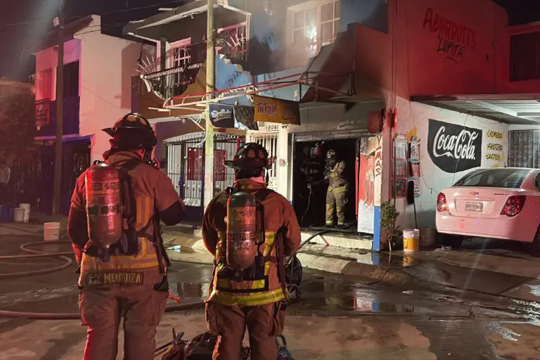 Se incendia tienda de abarrotes en La Foresta, en Mazatlán, tras presunto ataque