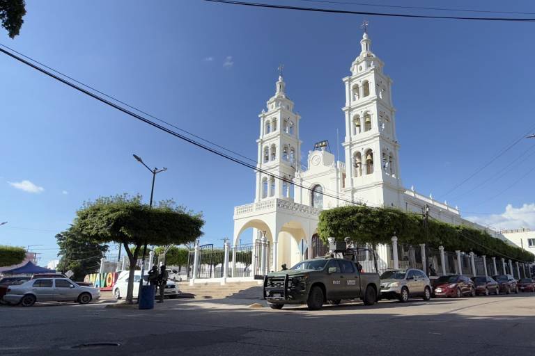 Samira fue alcanzada por una de las balas cuando salía de la escuela: Policías la asistieron y llevaron a un hospital