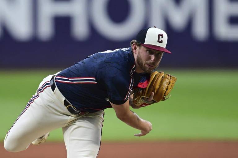 Tanner Bibee lanza su primera blanqueada en Grandes Ligas