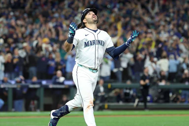 Seattle revive en casa y queda a un triunfo de su primera Serie Mundial