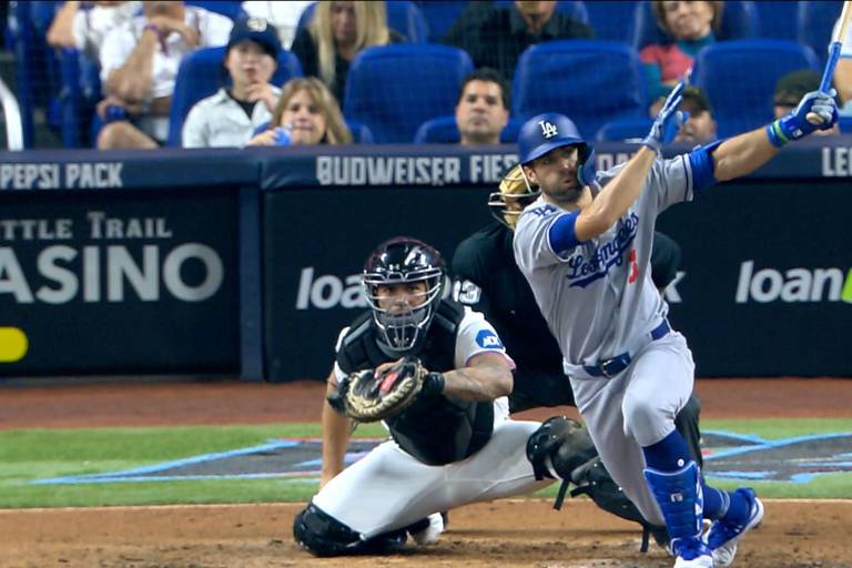 Chris Taylor firmó con los Angelinos tras ser dejado libre por los Dodgers