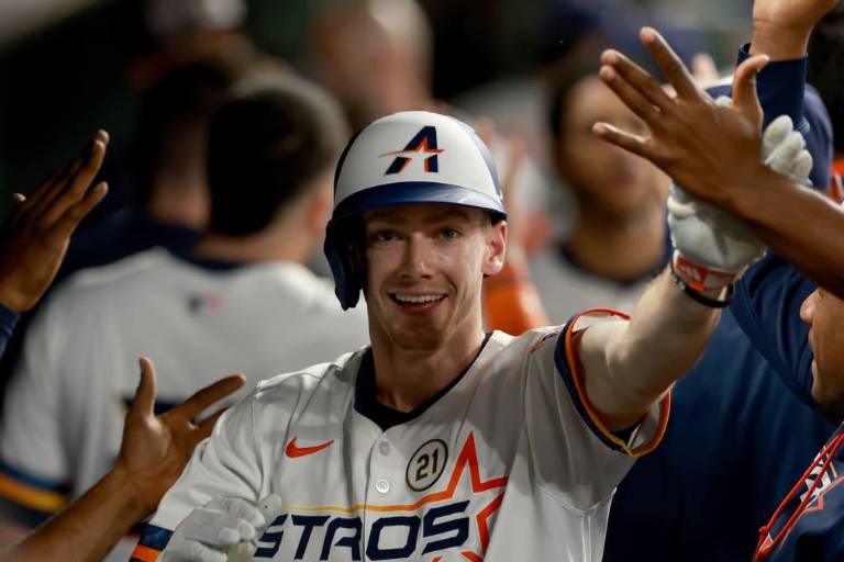 Supliendo al lesionado Álvarez, el novato Cole respondió a la hora cero para Houston