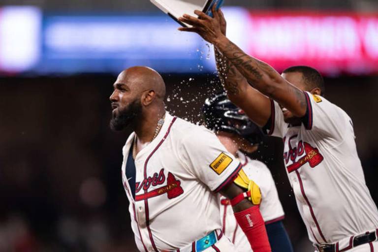 Tras joya de 10 ponches de Sale, Ozuna dejó en el terreno a Rojos en la décima