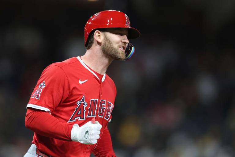 Grand slam de Taylor Ward corona una novena entrada de seis carreras y Angelinos derrota a Padres