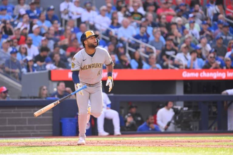 A Chourio le roban un jonrón, pero se venga conectando uno decisivo en la novena