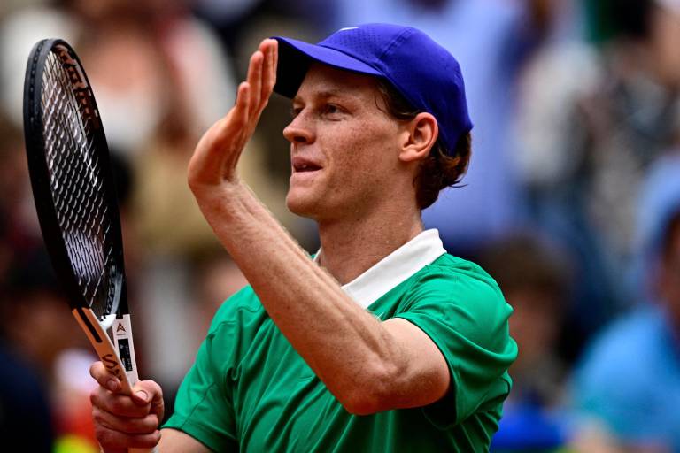 El Sinner más despiadado mete miedo en París; Djokovic con 15 años seguidos llegando a la segunda semana