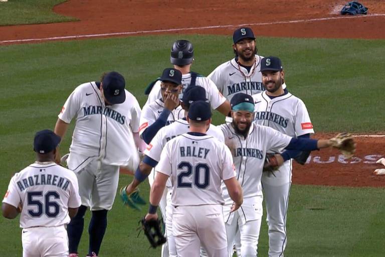 Andrés Muñoz y los Marineros amarran presencia en la postemporada