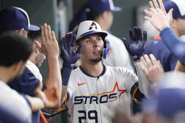 Ramón Urías la bota para apoyar a los Astros sobre los Angelinos