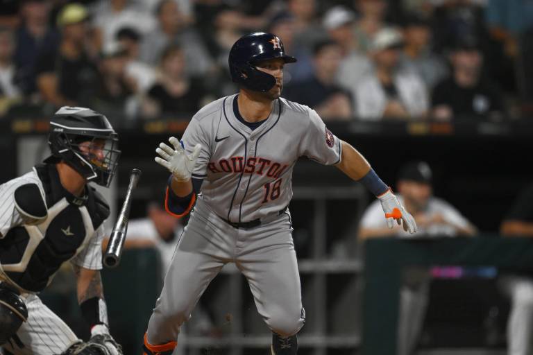 Mexicano Salazar es elogiado como ‘uno de los mejores compañeros de equipo que podrías pedir’