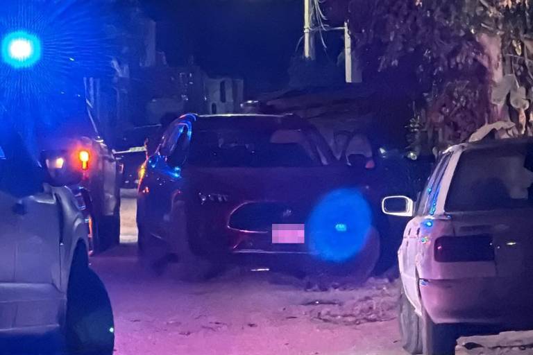 Persecución y balacera en el campo El Diez deja una camioneta dañada