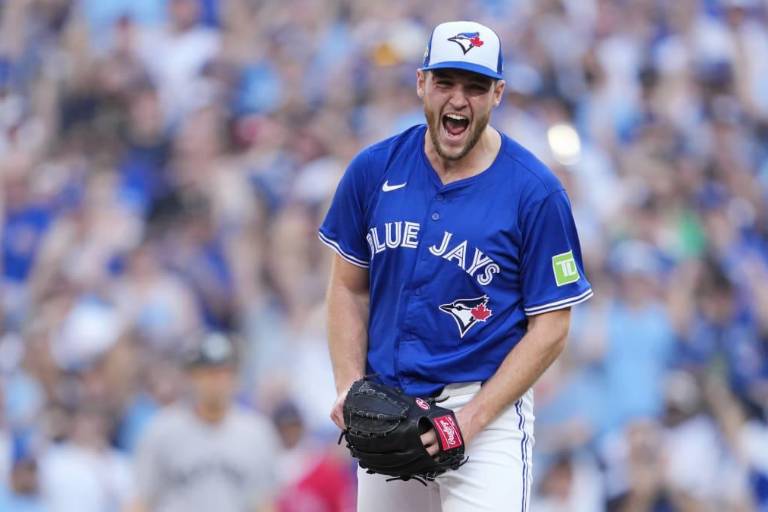 Azulejos aplastan a Yanquis para ponerse a un triunfo de la SCLA