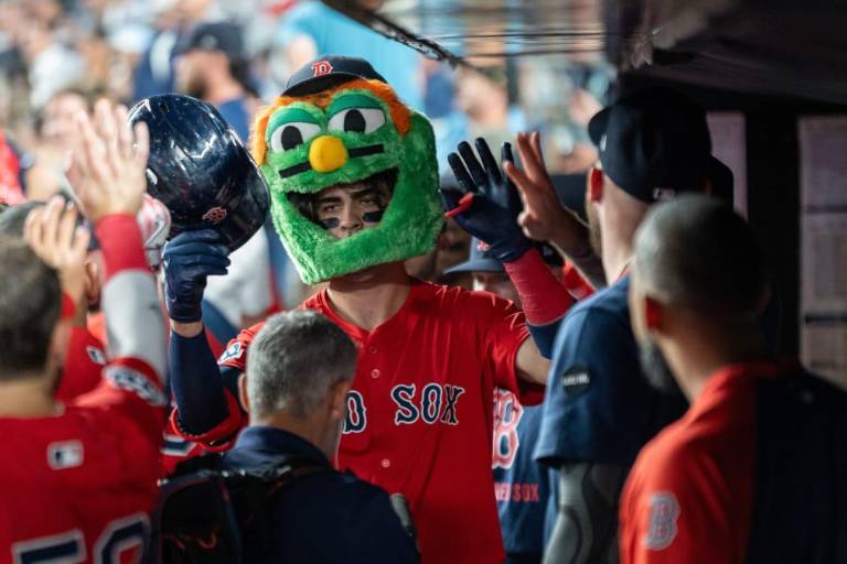 El primer jonrón de la carrera de mexicano Marcelo Mayer llega en su primer juego en el Yankee Stadium
