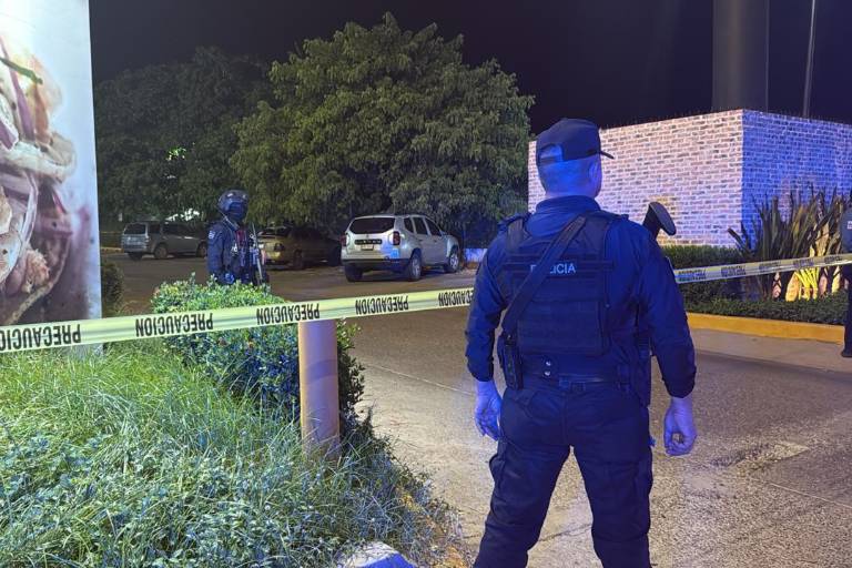 Asesinado y con mensaje dejan a un hombre en un restaurante del sector Tres Ríos de Culiacán