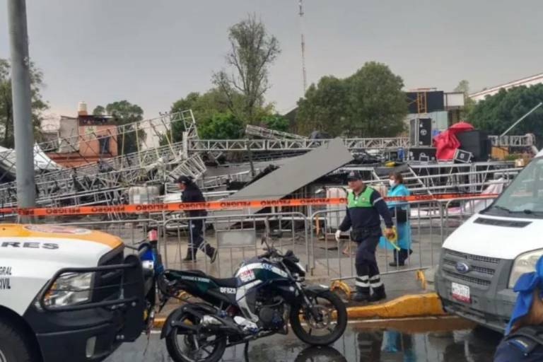 Colapsa escenario previo a concierto por el Día de las Madres en la CDMX