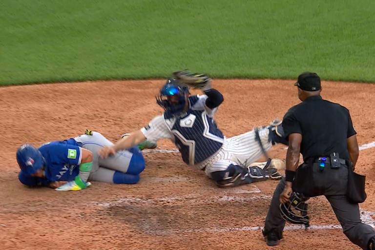 Bichette recibe segunda opinión sobre su rodilla; podría volver en la postemporada