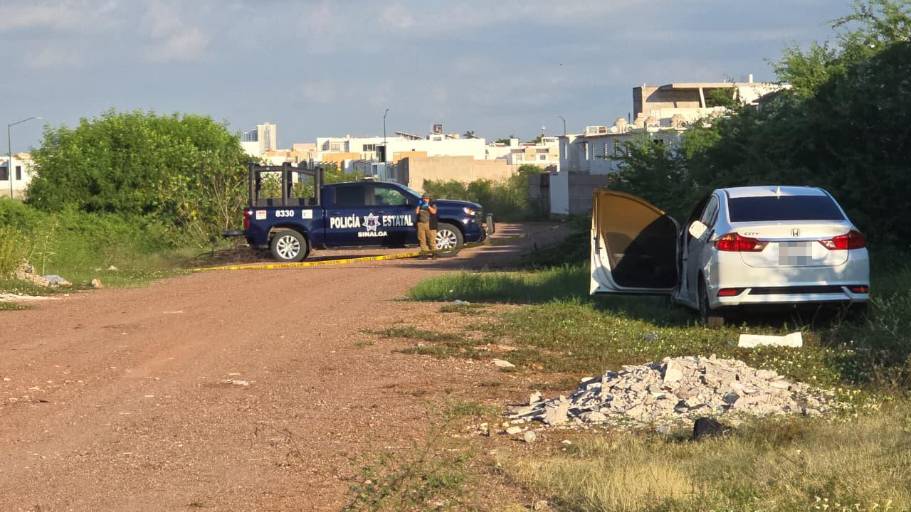 Hallan cuerpo de un hombre dentro de vehículo incendiado en Culiacán