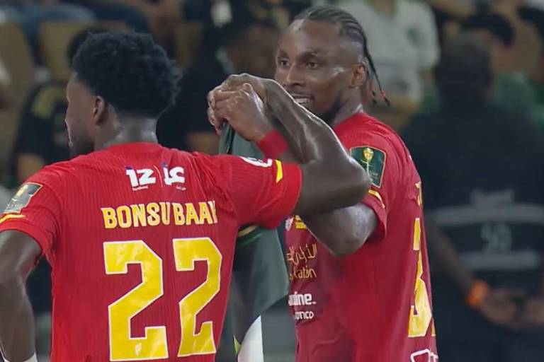 Julián Quiñones brilla con gol, pero Al Qadsiah queda eliminado ante Al Ahli en la Copa del Rey