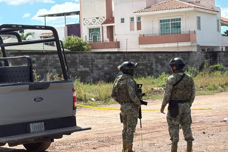 Hallan un hombre asesinado atrás de las instalaciones del Congreso del Estado, en Culiacán