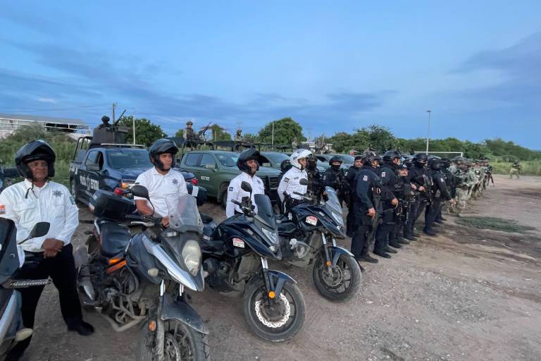 Elementos de distintas corporaciones integran la Fuerza de Reacción Interinstitucional que desplegará acciones de vigilancia en Mazatlán.