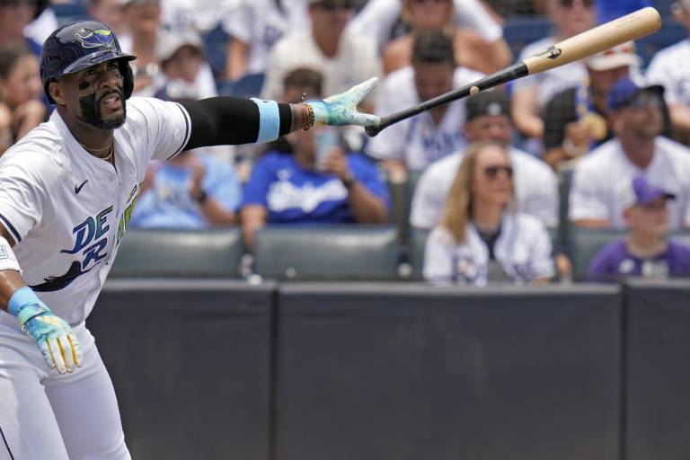 Yandy Díaz conecta dos jonrones ante Snell en blanqueada de Rays sobre Dodgers