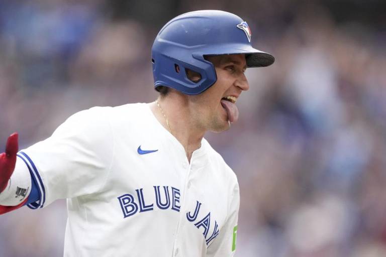 Azulejos se afianzan en la cima del Este de la Liga Americana con su remontada 28 del año