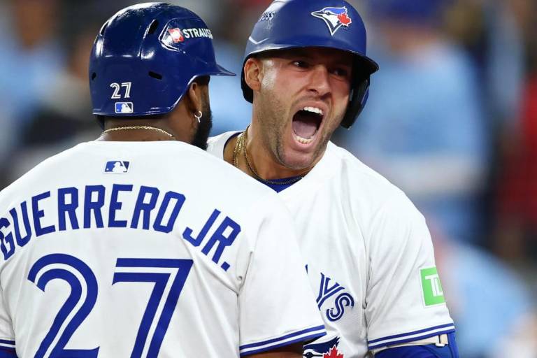 Tablazo decisivo de George Springer lleva a los Azulejos directo a la Serie Mundial