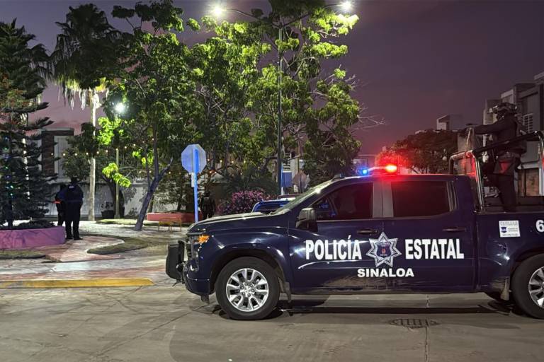 Autoridades estatales resguardaron el área del enfrentamiento en Espacios Barcelona durante el operativo del jueves.