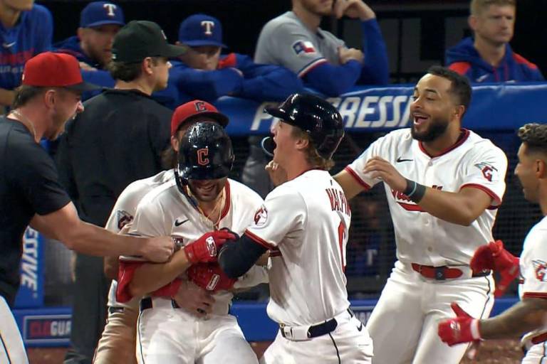 Pelotazo con las bases llenas envía a Guardianes a la postemporada