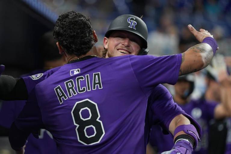 Márquez recibe respaldo de su ofensiva y sale victorioso en Miami