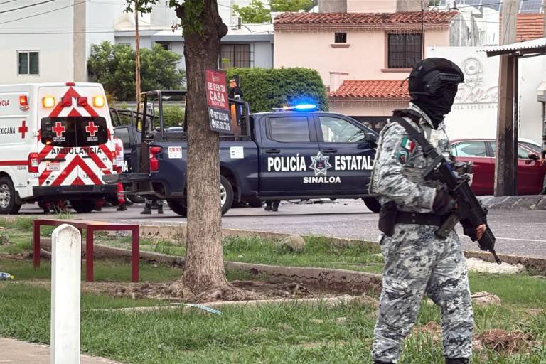 El acceso a la glorieta fue acordonada por elementos de Guardia Nacional.