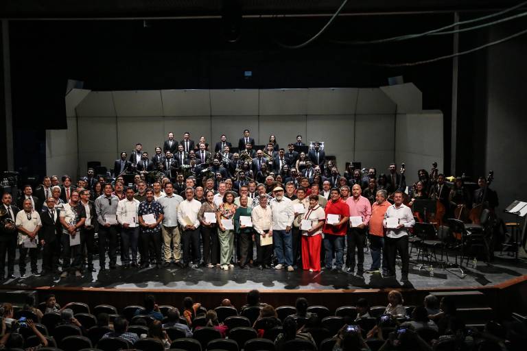 Reconoce la Banda Sinfónica Juvenil a sus fundadores en emotivo concierto