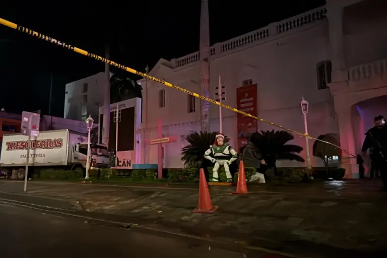 Asesinan a balazos a un trailero frente al Ayuntamiento de Culiacán