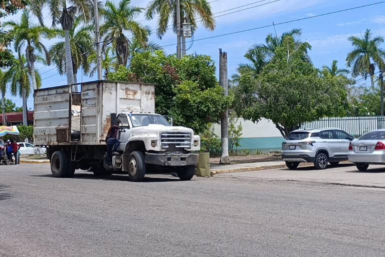Parque vehicular para recolección de basura en Escuinapa está muy afectado: Obras públicas